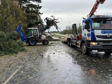 Mobilisation de notre entreprise après la tempête Ciaran.

La force du vent, les fortes pluies et les précipitions ont causé des dégâts sur nos routes, nos...
