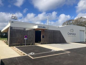 Crémalys, premier crématorium animalier du Finistère 

Situé sur la commune de MILIZAC GUIPRONVEL, nous avons réalisé l’aménagement paysager de ce lieu de...
