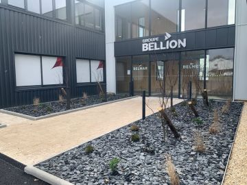 Paysages D’Iroise vient de terminer le réaménagement de l’accès principal d’un siège social de bâtiment. Nous avons repris le parvis d’entrée devant...
